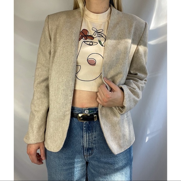 Blush Abstract Crop Top - Picture 4 of 8